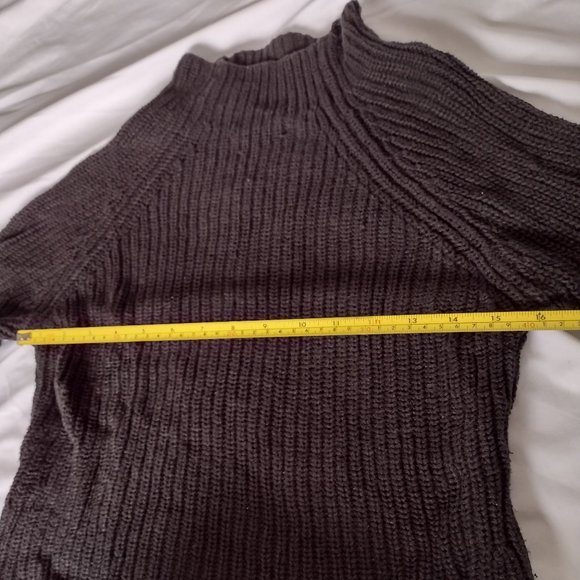 Sweater - Picture 5 of 8